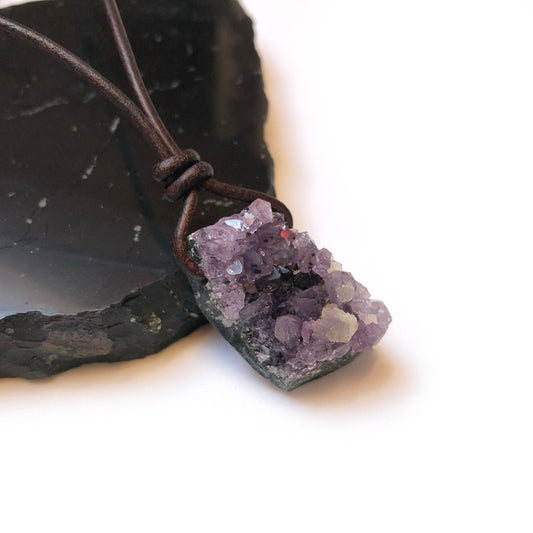 Amethyst Druse Edelstein Kristall Kette mit Lederband
