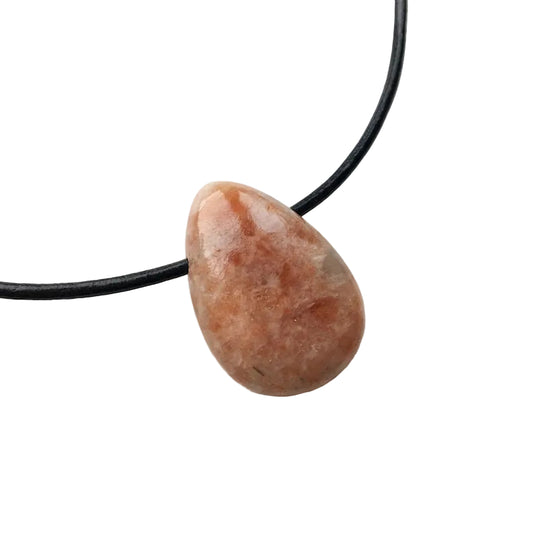 Sonnenstein Edelstein Kette mit Lederband