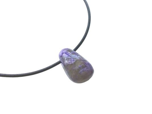 Charoit Edelstein Kette mit Lederband