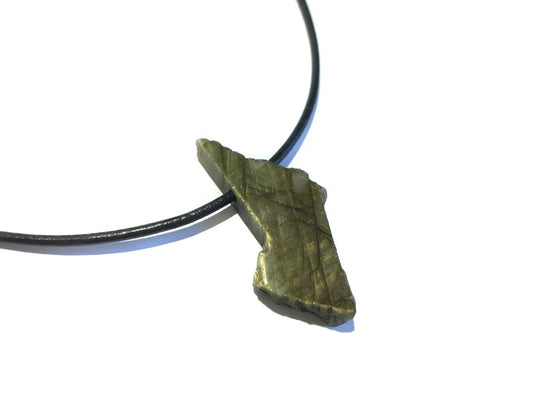 Labradorit Rohstein Kette Edelstein mit Lederband