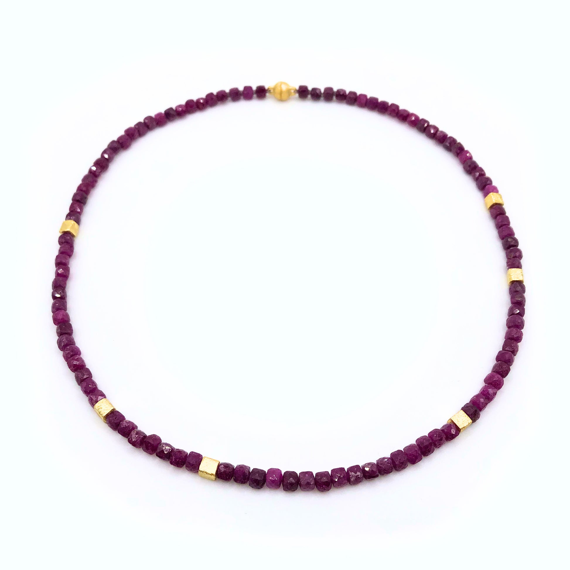 Rubin Collier mit Gelbgold