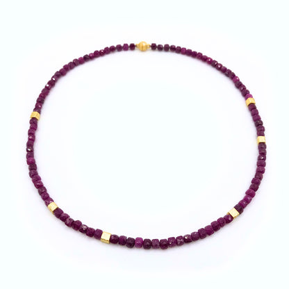 Rubin Collier mit Gelbgold