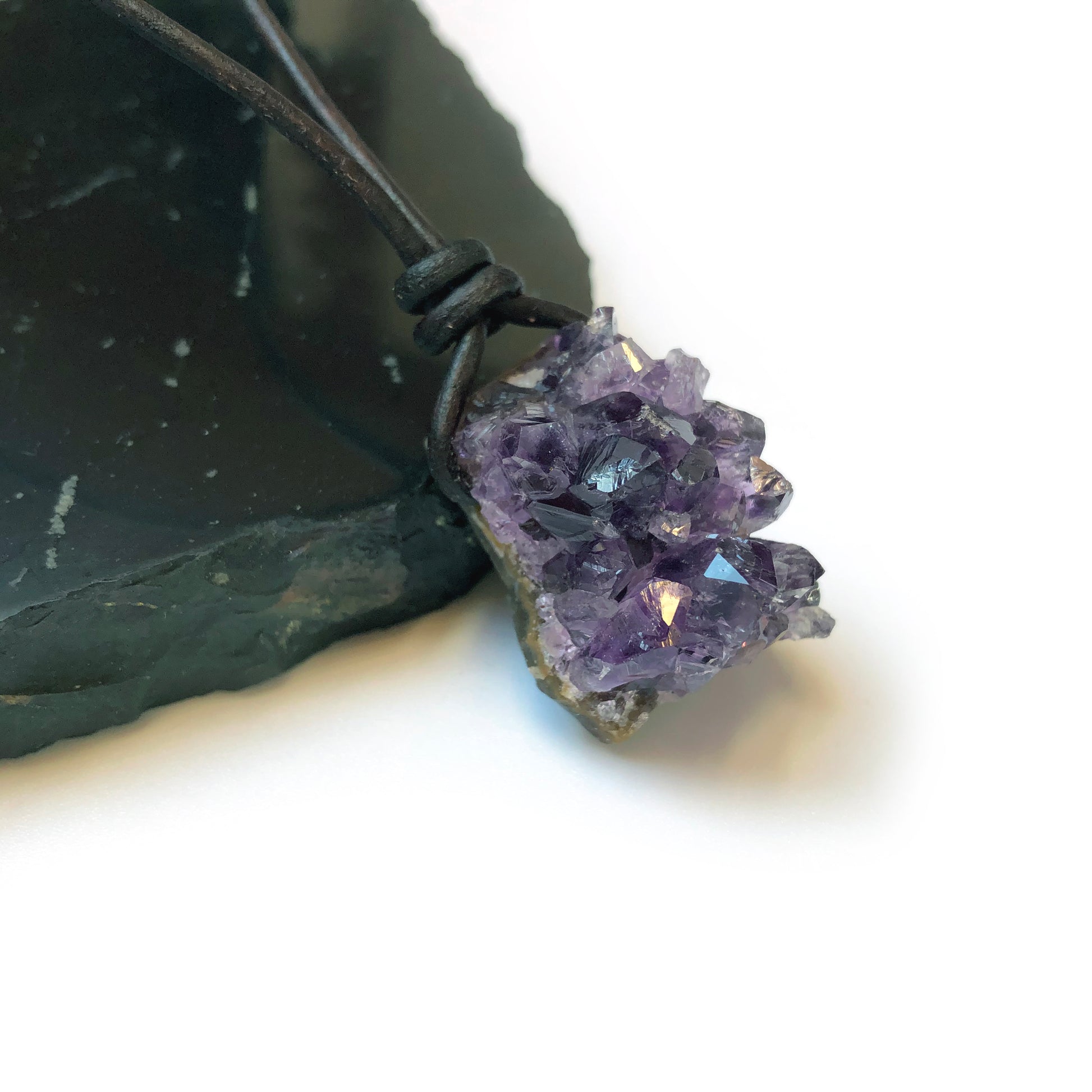 Amethyst Druse Edelstein Kristall Kette mit Lederband