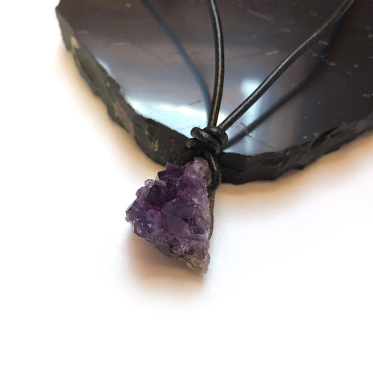 Amethyst Druse Edelstein Kristall Kette mit Lederband