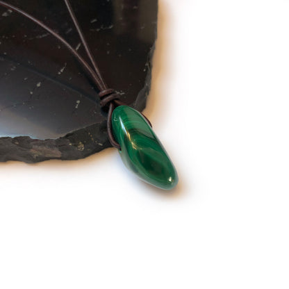 Malachit Edelstein Kette mit Lederband