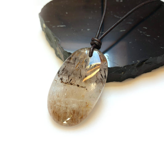 Goethitquarz Cacoxenit Edelstein Kette mit Lederband