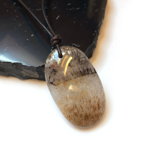 Goethitquarz Cacoxenit Edelstein Kette mit Lederband