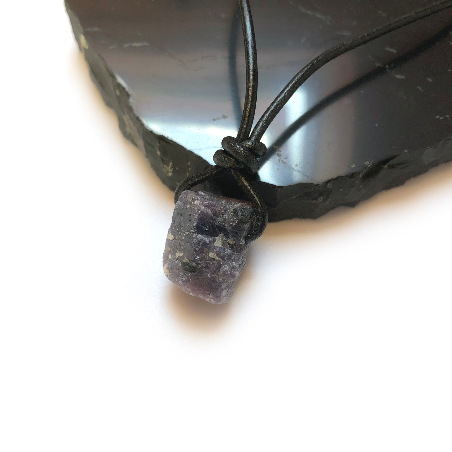 Saphir Kristall Edelstein Kette mit Lederband