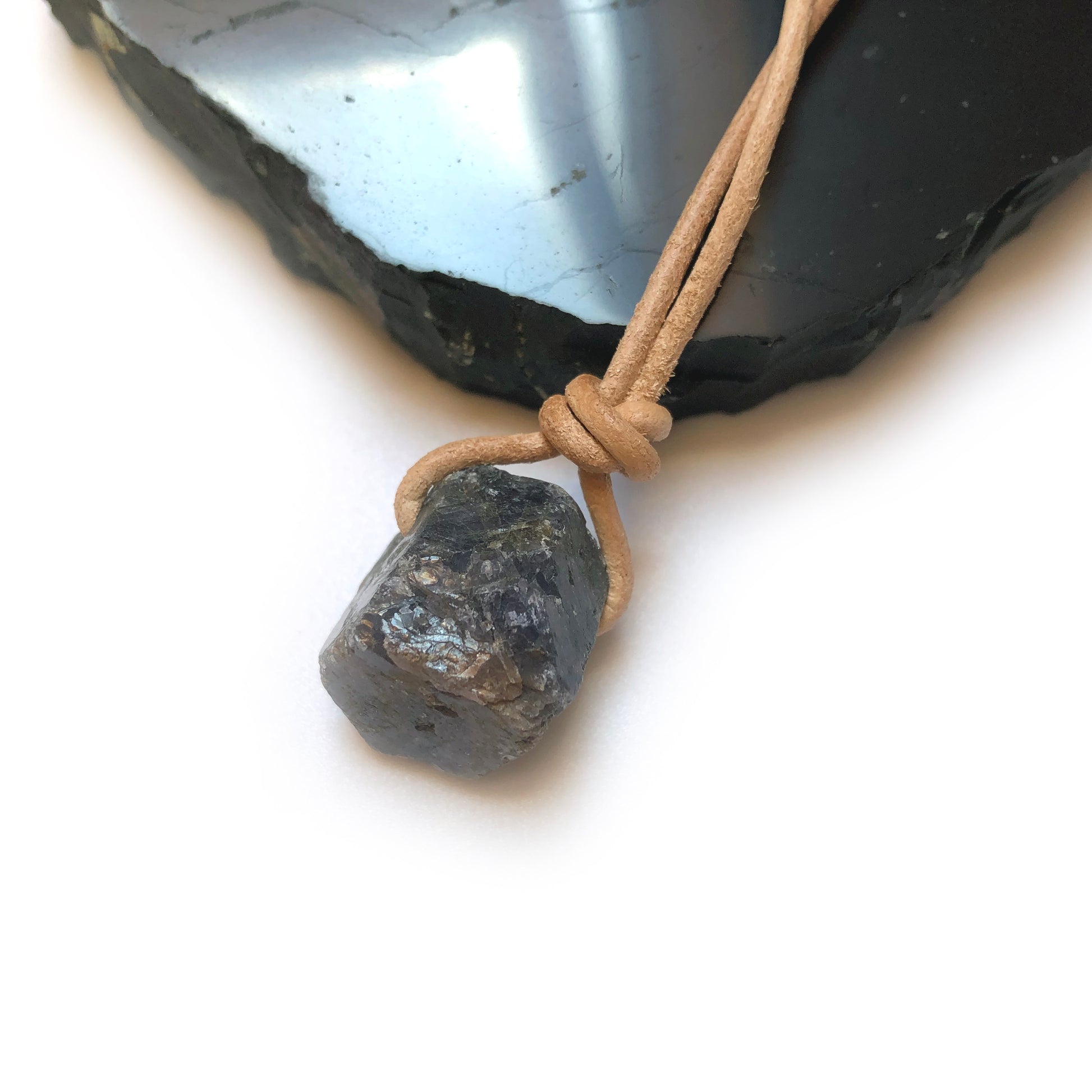 Saphir Kristall Edelstein Kette mit Lederband