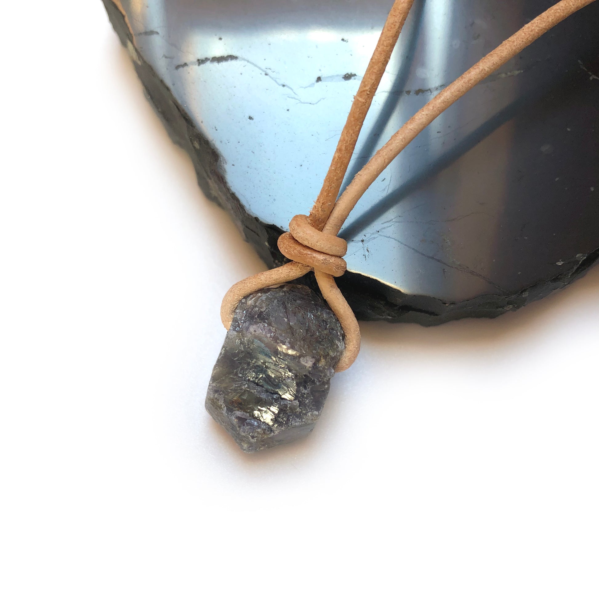 Saphir Kristall Edelstein Kette mit Lederband