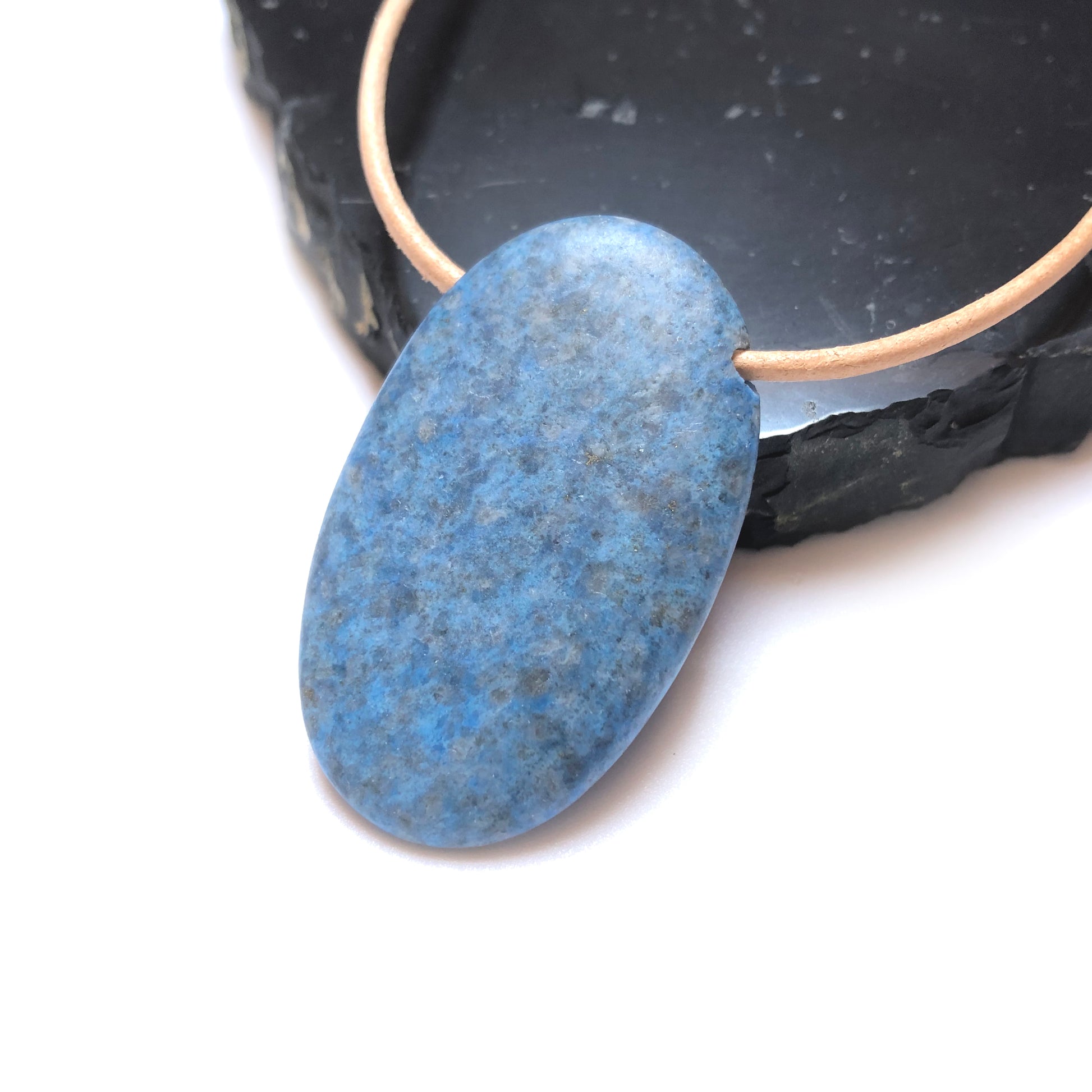 Lapis Lazuli Edelstein Kette mit Lederband