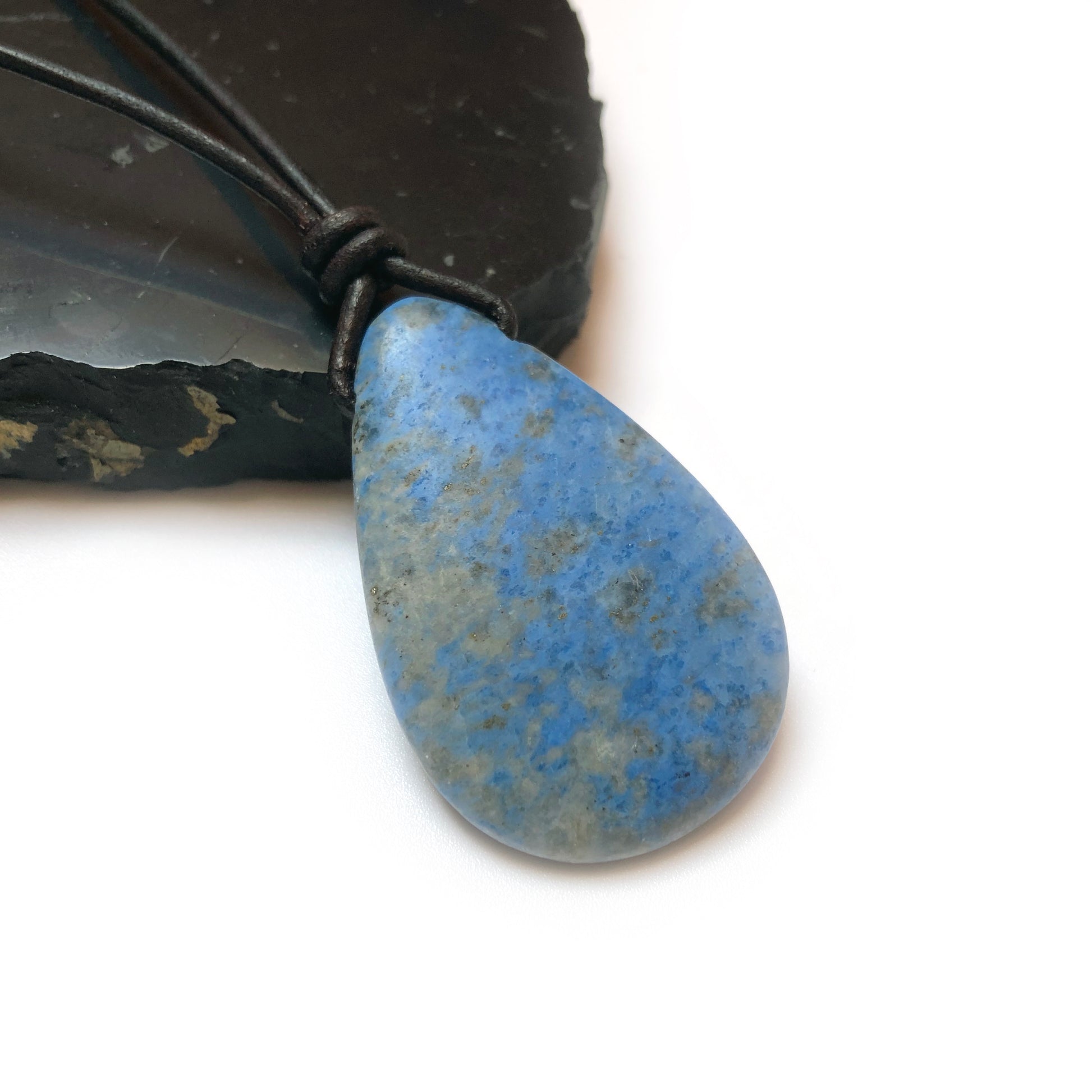 Lapis Lazuli Edelstein Kette mit Lederband