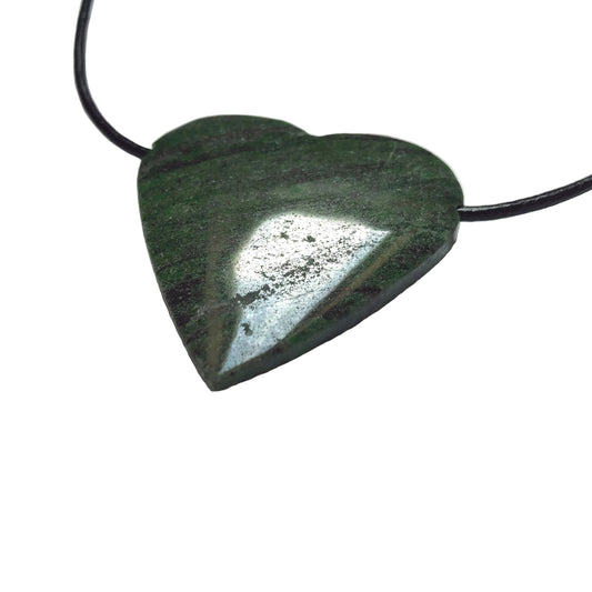 Jade Herz Edelstein Kette mit Lederband