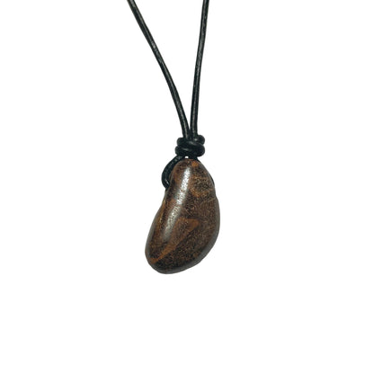 Boulder Opal Edelstein Kette mit Lederband