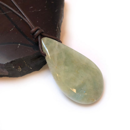 Aquamarin Edelstein Kette mit Lederband