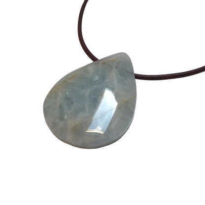 Aquamarin Edelstein Kette mit Lederband