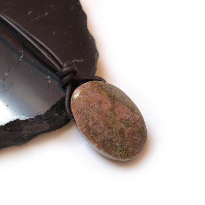 Rubin Edelstein Kette mit Lederband