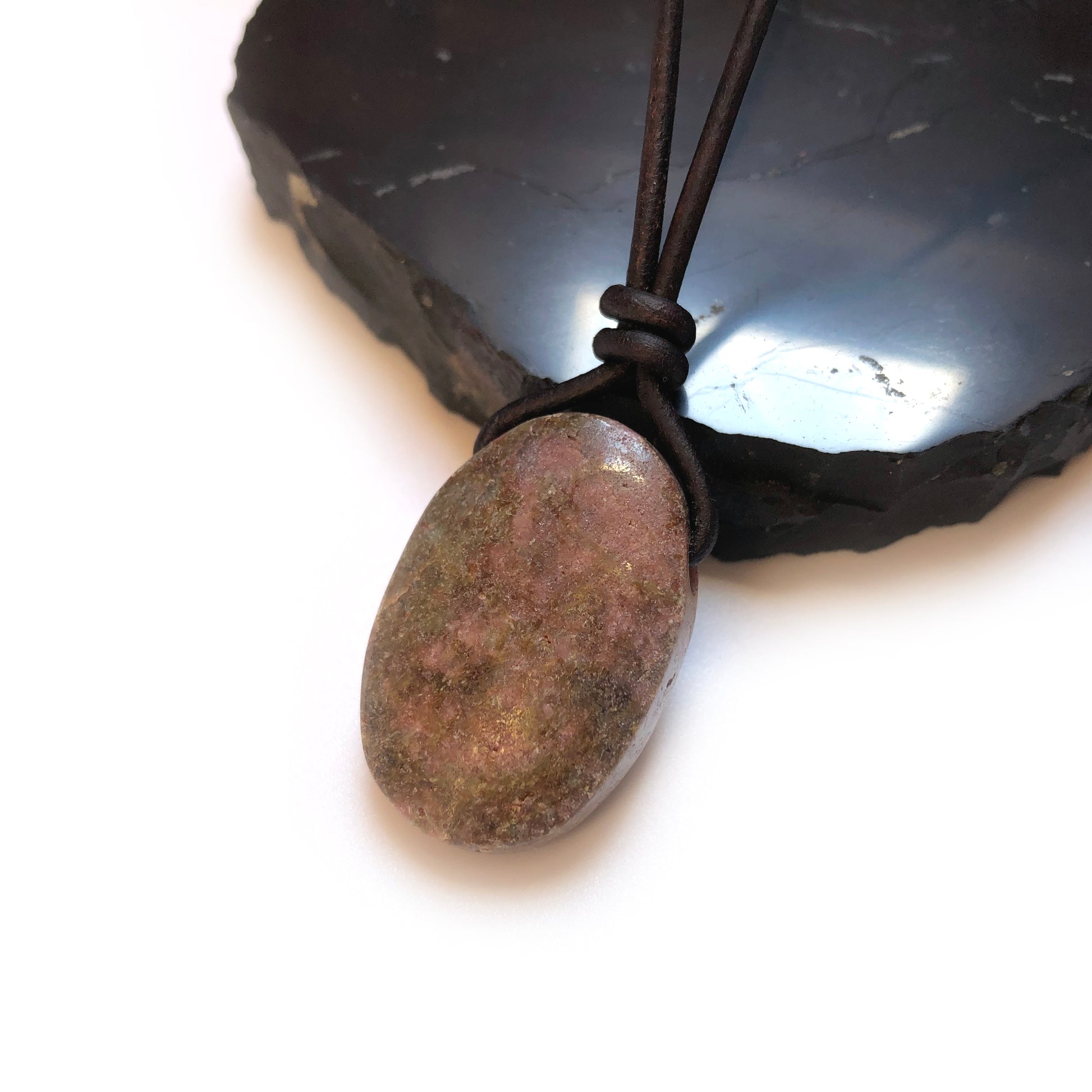 Rubin Edelstein Kette mit Lederband