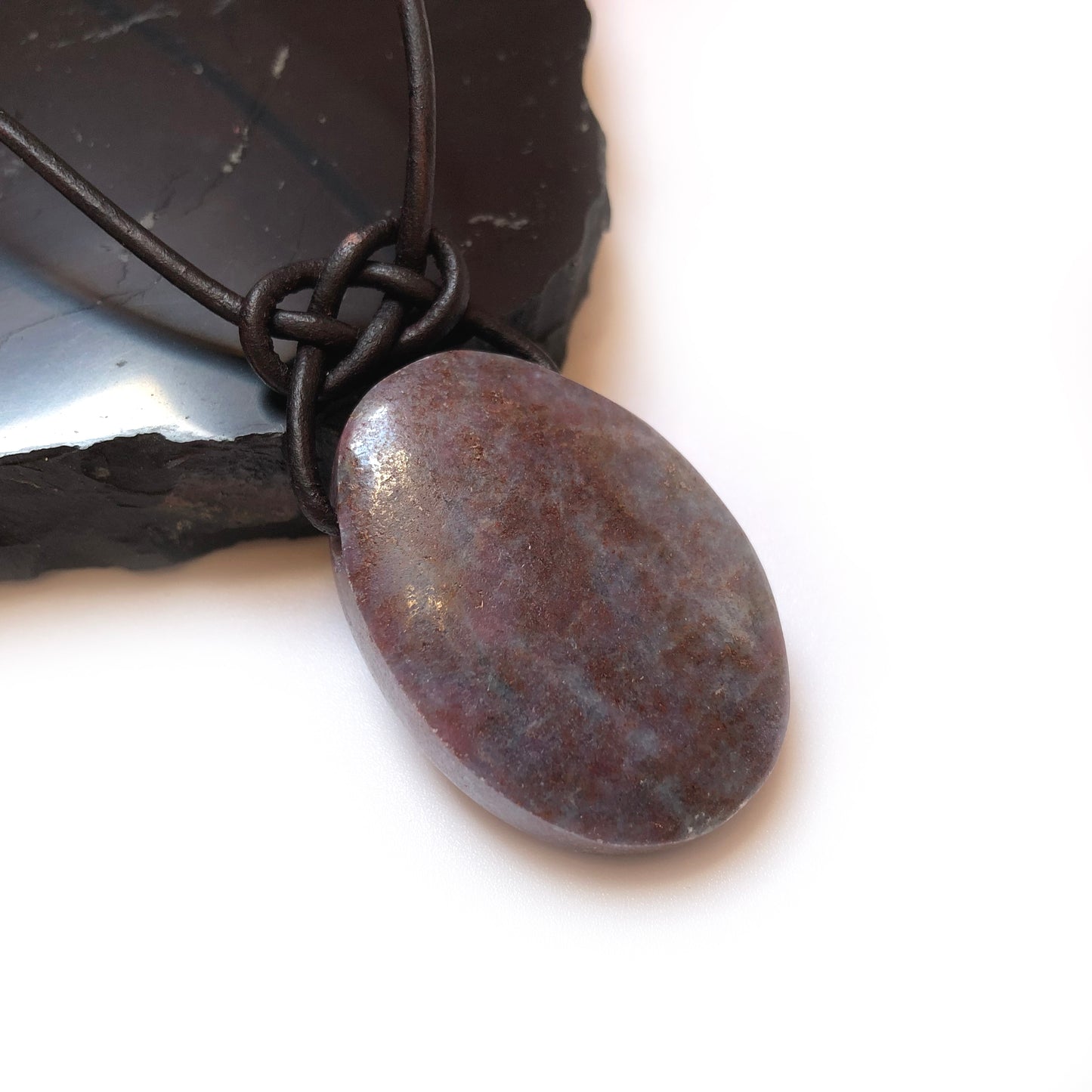 Rubin Edelstein Kette mit Lederband