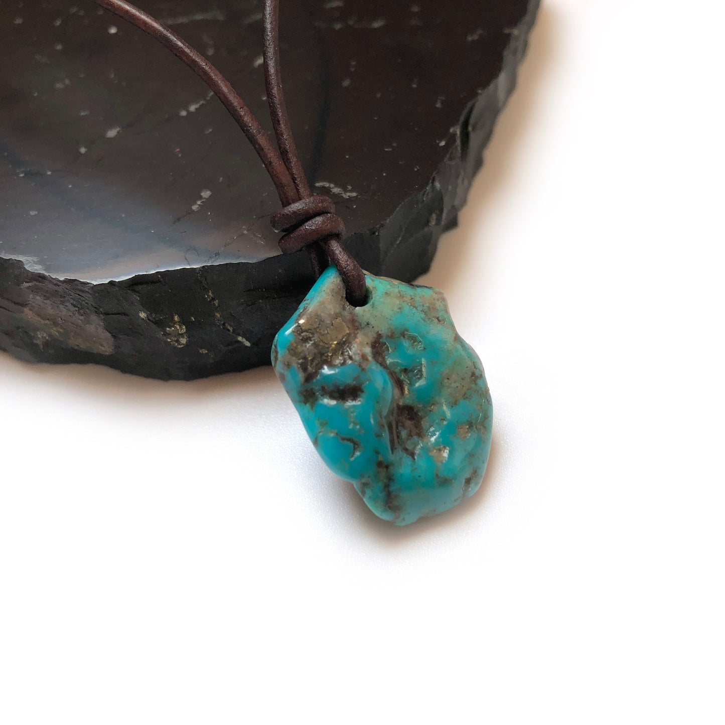 Türkis Edelstein Kette mit Lederband