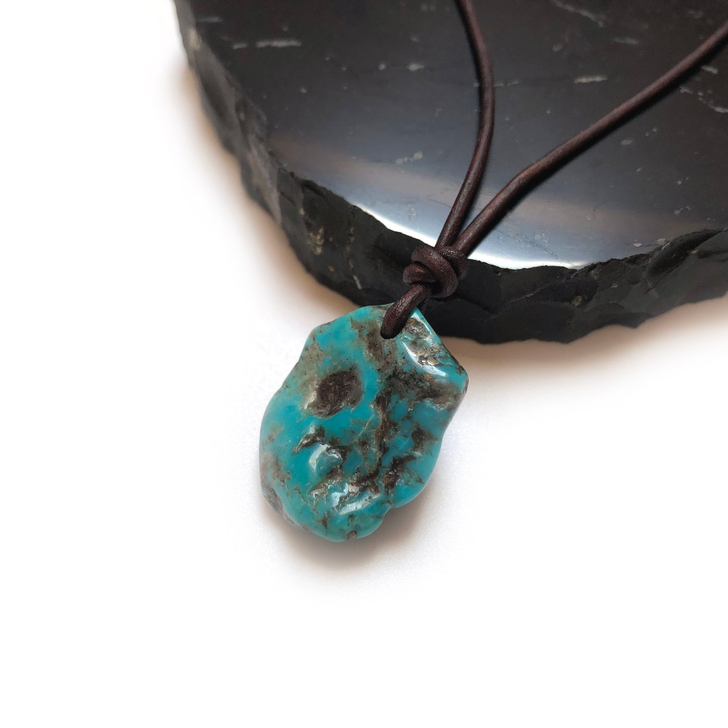 Türkis Edelstein Kette mit Lederband