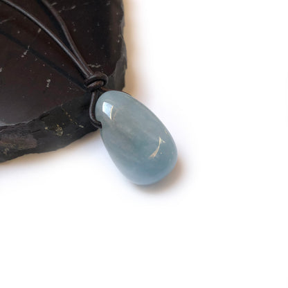 Aquamarin Edelstein Kette mit Lederband
