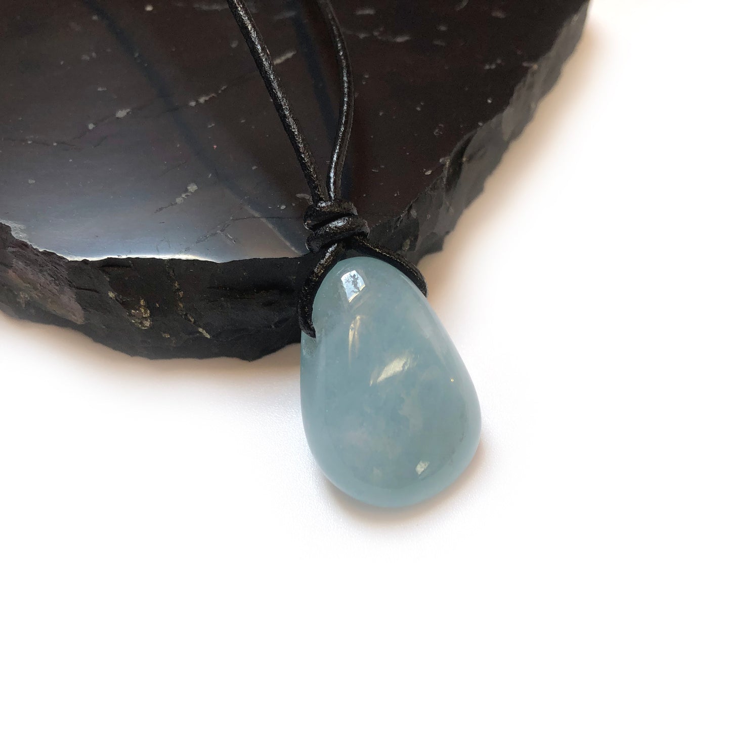 Aquamarin Edelstein Kette mit Lederband