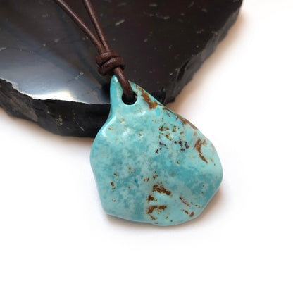 Türkis Edelstein Kette mit Lederband