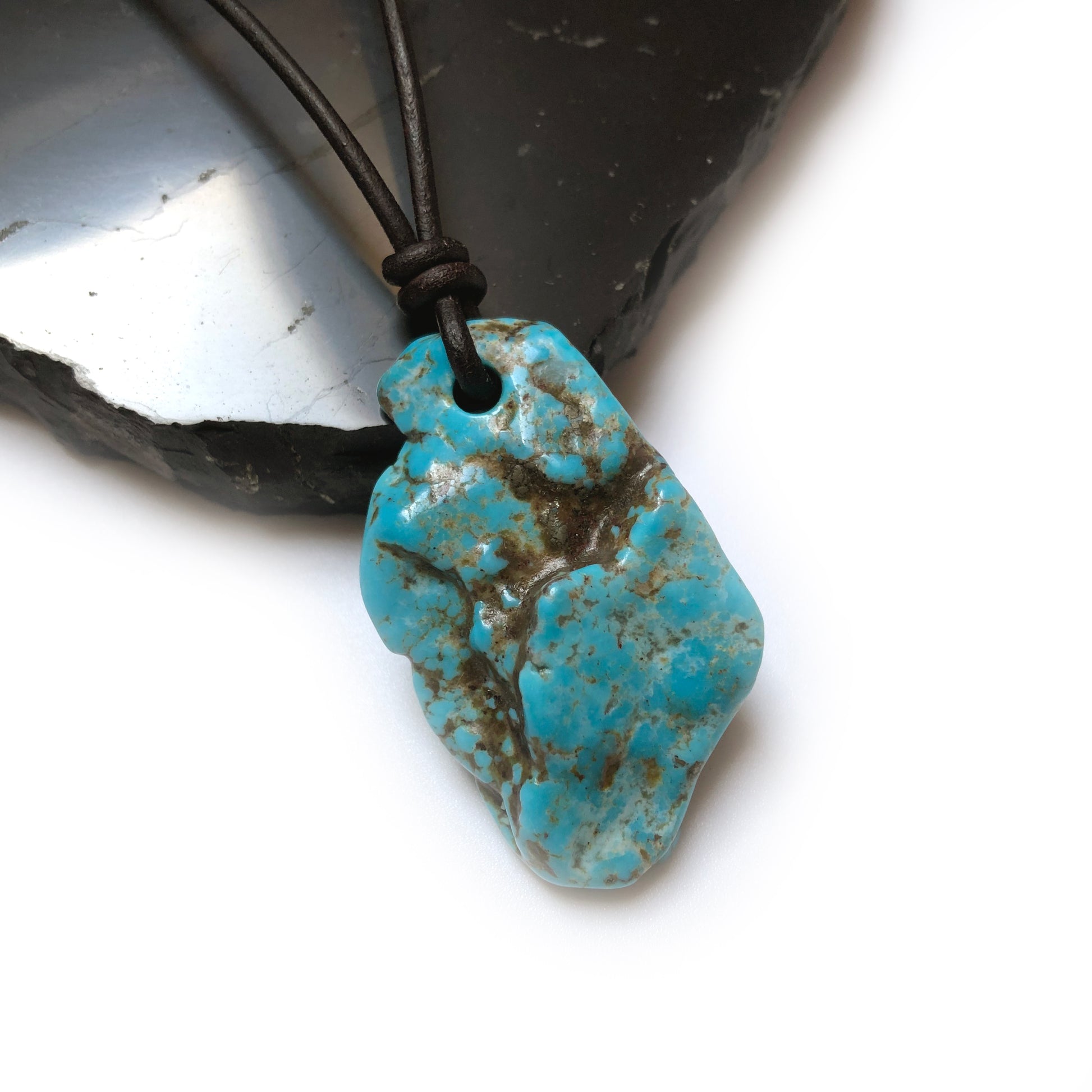 Türkis Edelstein Kette mit Lederband