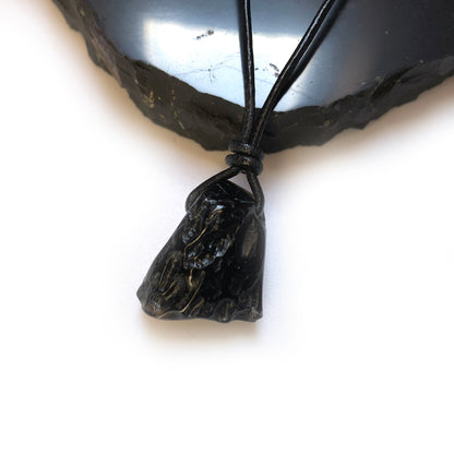 Tektit Edelstein Kette mit Lederband
