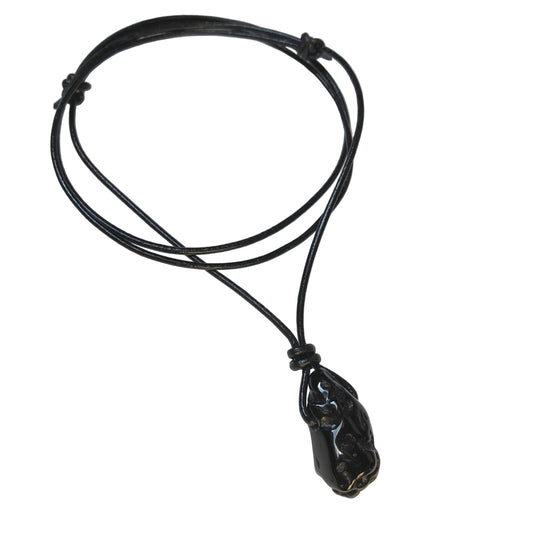 Tektit Edelstein Kette mit Lederband