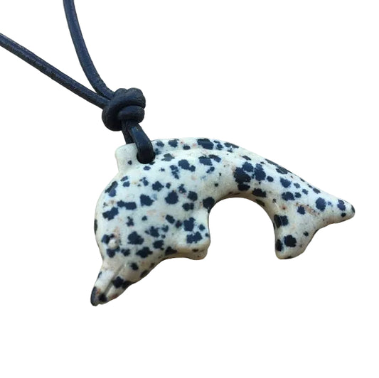 Dalmatiner Jaspis Delfin Edelstein Kette mit Lederband