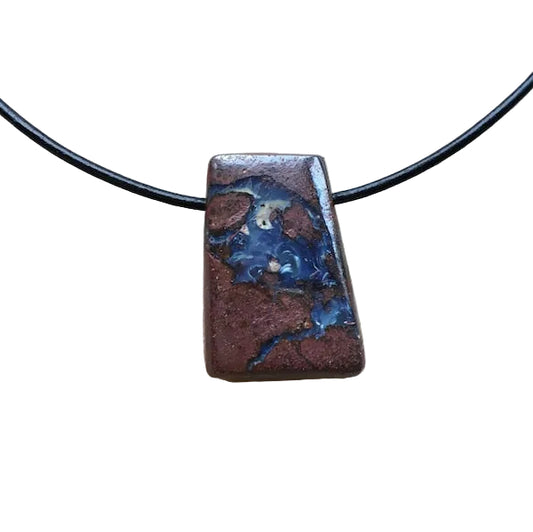 Boulder Opal Edelstein Kette mit Lederband