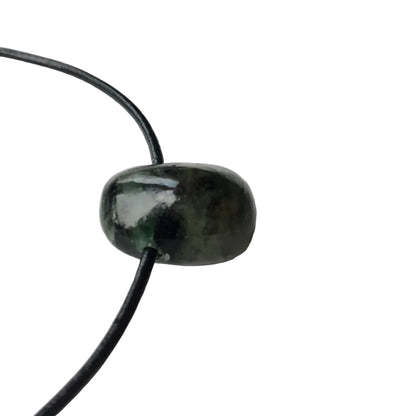 Smaragd Edelstein Kette mit Lederband