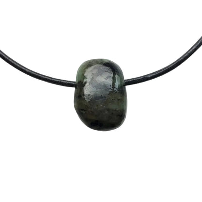 Smaragd Edelstein Kette mit Lederband