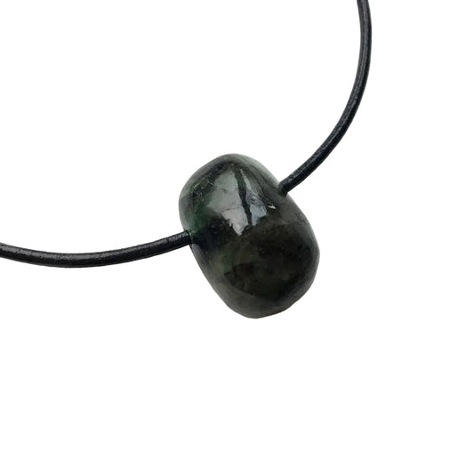 Smaragd Edelstein Kette mit Lederband