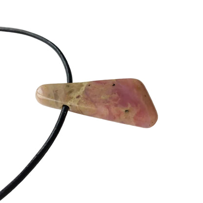 Pinkopal Edelstein Kette mit Lederband
