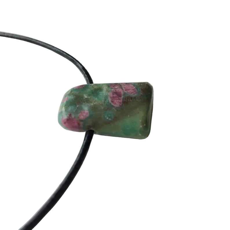 Rubin Fuchsit Edelstein Kette mit Lederband