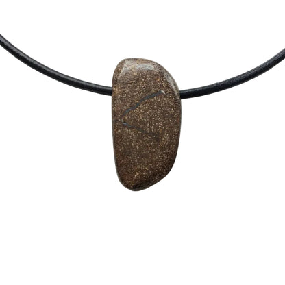 Boulder Opal Edelstein Kette mit Lederband
