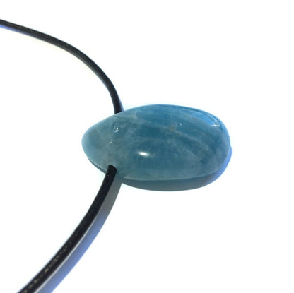 Aquamarin Edelstein Kette mit Lederband