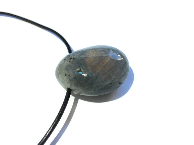 Labradorit Edelstein Kette mit Lederband