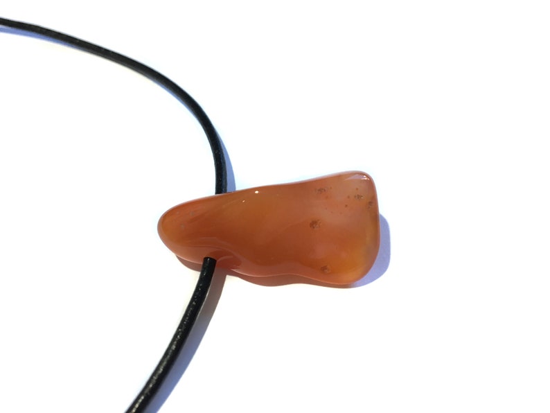 Karneol Edelstein Kette mit Lederband