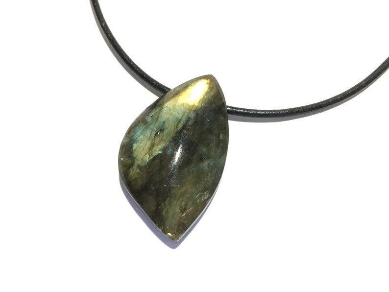 Labradorit Edelstein Kette mit Lederband