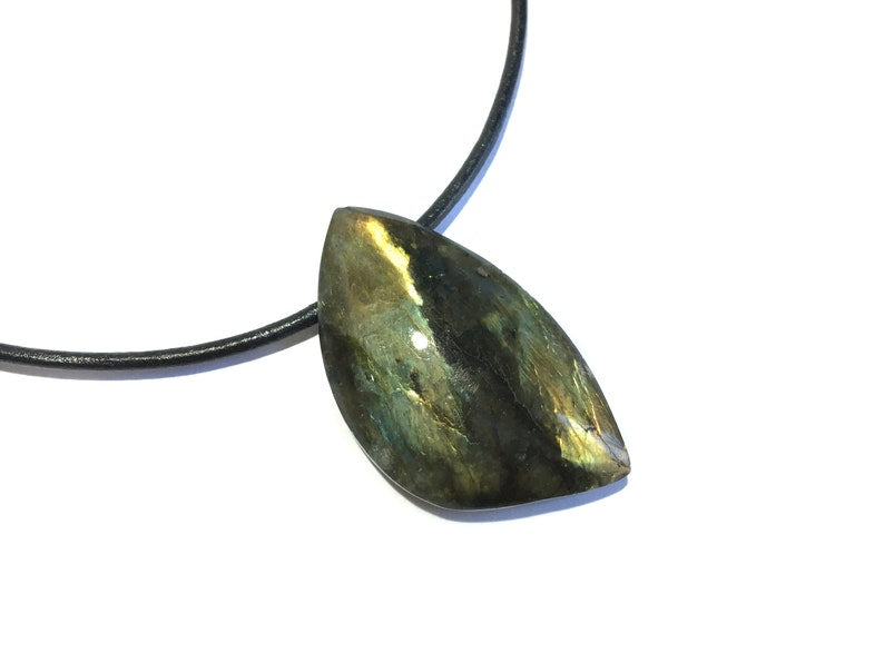 Labradorit Edelstein Kette mit Lederband