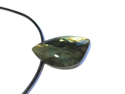 Labradorit Edelstein Kette mit Lederband