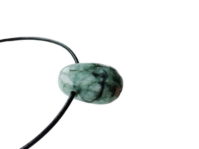 Smaragd Edelstein Kette mit Lederband