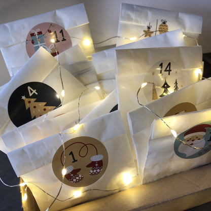 Handgemachter Edelstein Adventskalender mit 24 echten Edelsteinen und Kristallen – Geschenkidee zu Weihnachten