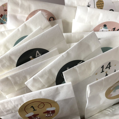 Handgemachter Edelstein Adventskalender mit 24 echten Edelsteinen und Kristallen – Geschenkidee zu Weihnachten